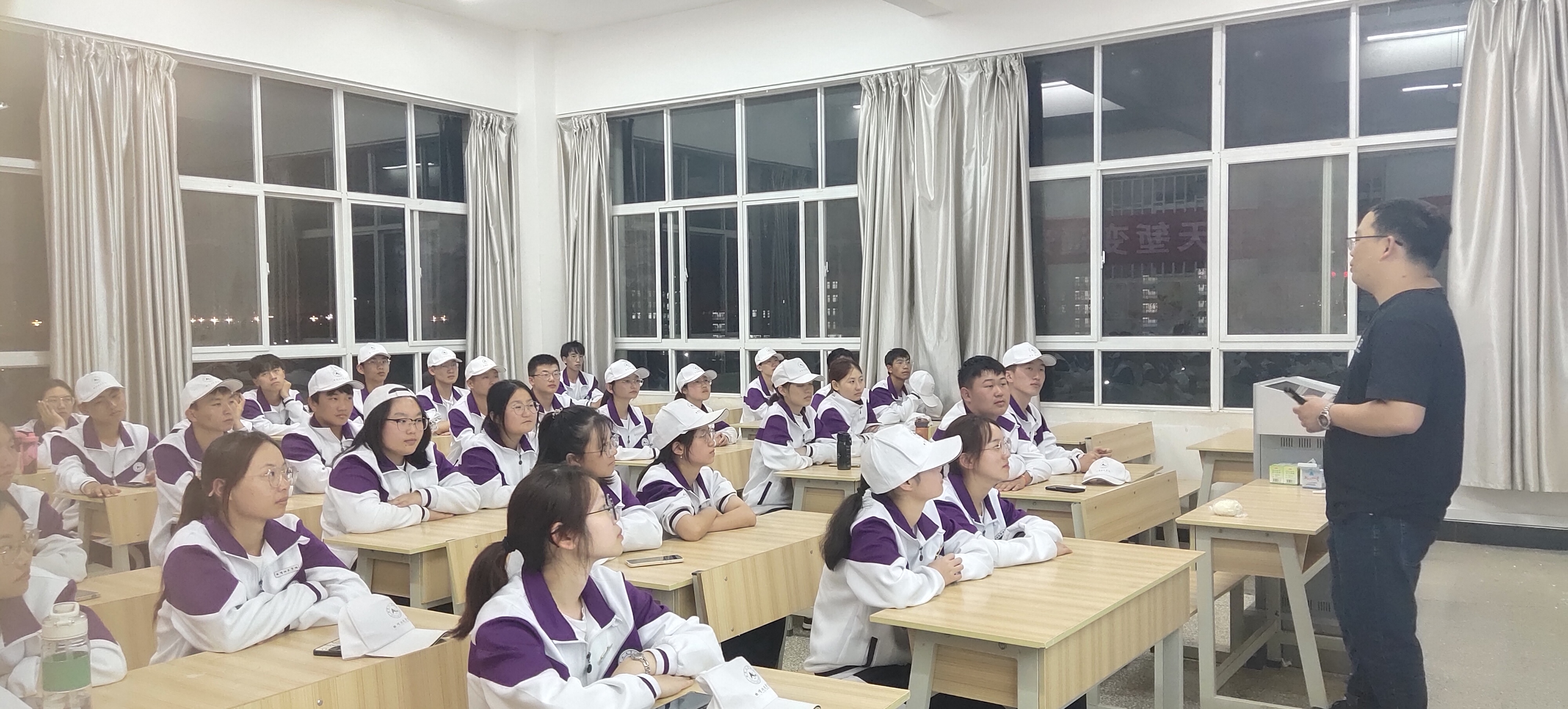 董建伟制药工程专业讲座2.jpg
